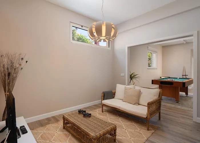 Ourmadeira - Aquarela Villa Canico (Madeira)