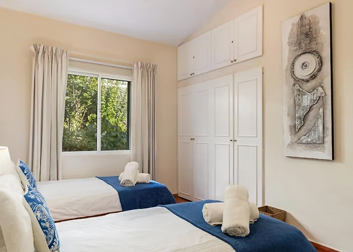 Ourmadeira - Aquarela Villa Canico (Madeira)